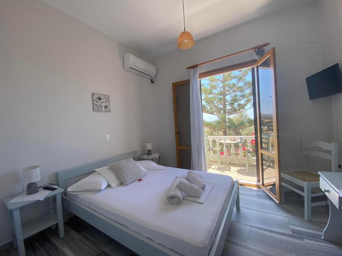 Stelios Zalonis Apartments Tínos Eksteriør bilde