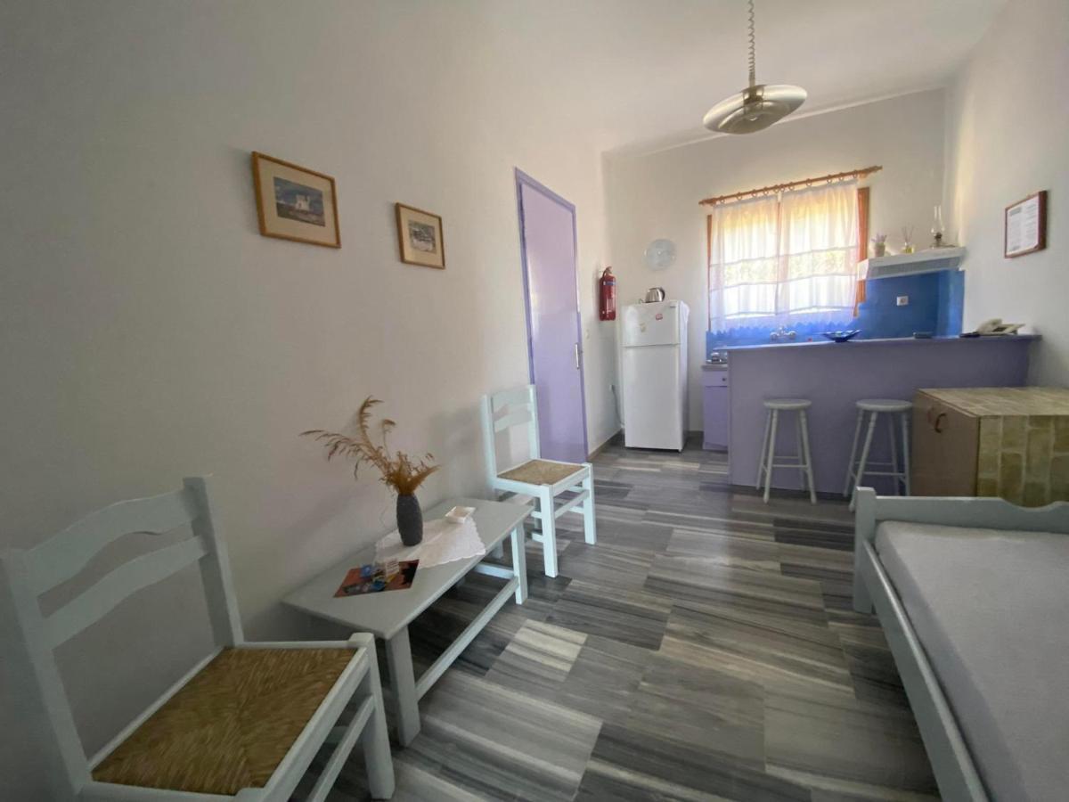 Stelios Zalonis Apartments Tínos Eksteriør bilde