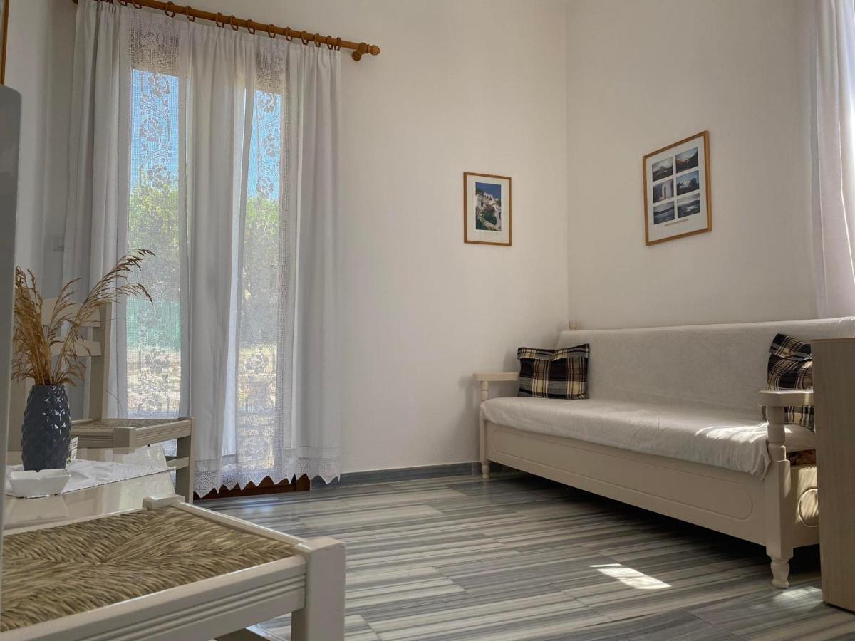 Stelios Zalonis Apartments Tínos Eksteriør bilde
