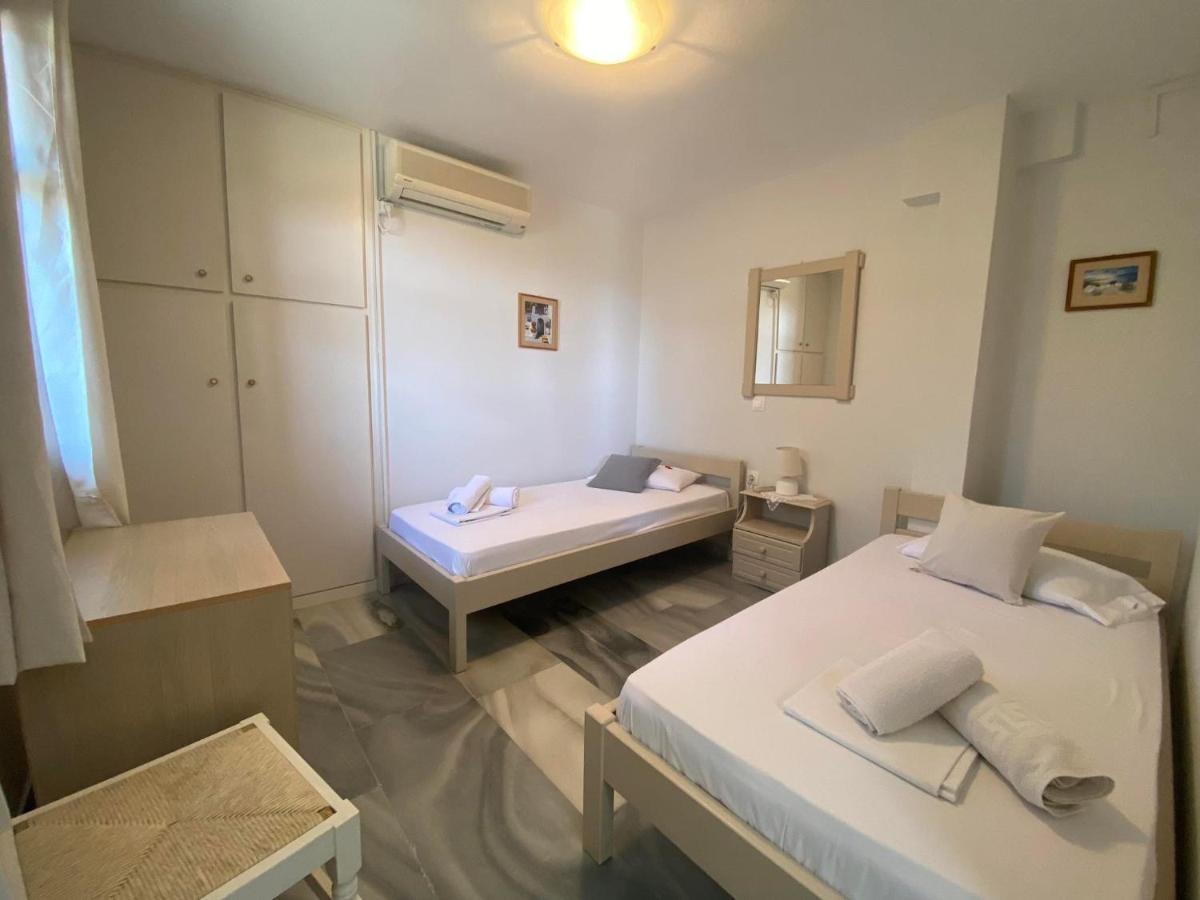 Stelios Zalonis Apartments Tínos Eksteriør bilde