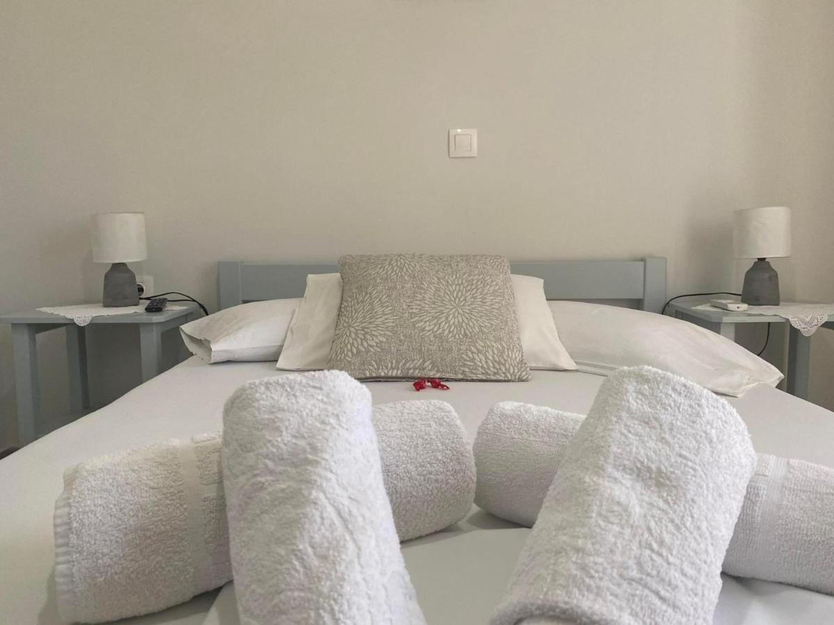 Stelios Zalonis Apartments Tínos Eksteriør bilde