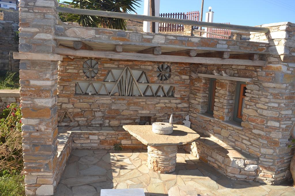Stelios Zalonis Apartments Tínos Eksteriør bilde